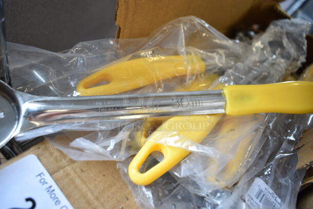 12 BRAND NEW SCRATCH AND DENT! Winco FPP-1 Stainless Steel Food Portioner / Spoodle. 12 Times Your Bid!  - Image 7 of 8