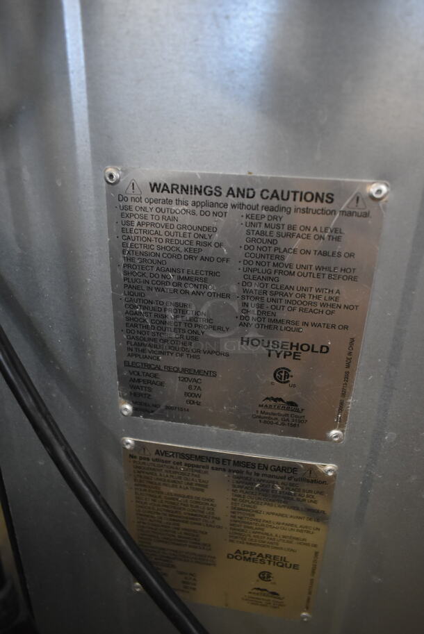 Masterbuilt Signature Series Electric Powered Smoker. 120 Volts, 1 Phase. Tested and Powers On But Does Not Get Warm - Image 4 of 6