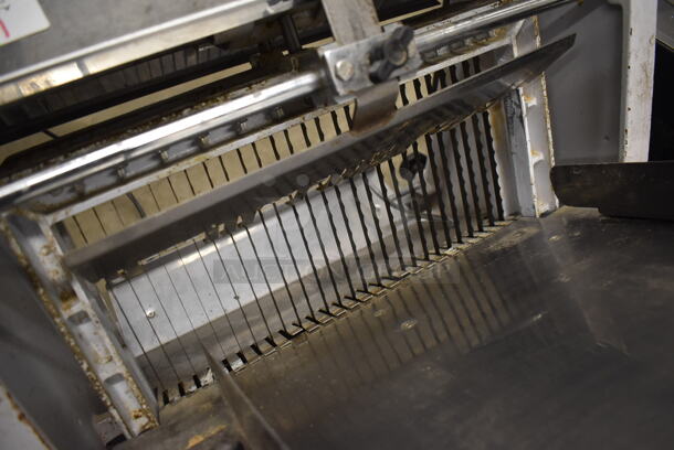 Metal Commercial Countertop Bread Loaf Slicer. 120 Volts, 1 Phase. 21x27x27. Tested and Working! - Image 4 of 5