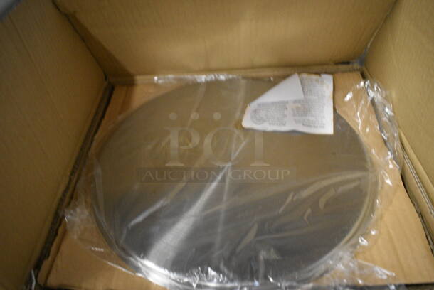BRAND NEW IN BOX! Update SPS-24 Stainless Steel 24 Quart Stock Pot w/ Lid. 18x14x10 - Image 5 of 5