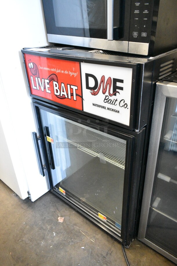 2018 True GDM-05-HC-LD Metal Commercial Mini Cooler Merchandiser. 115 Volts, 1 Phase. Tested and Powers On But Does Not Get Cold - Image 2 of 4