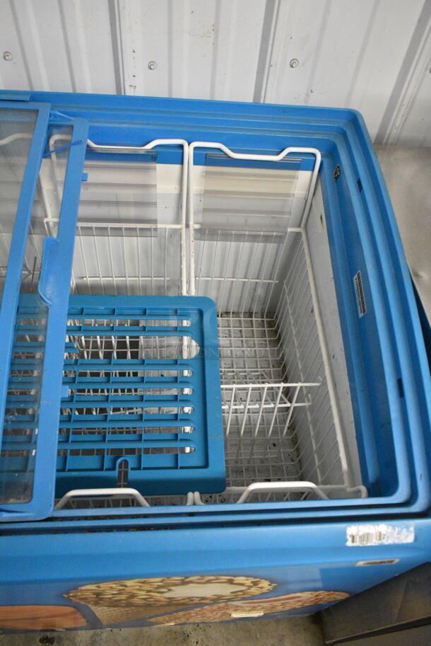 AHT RIO S 100 Metal Commercial Chest Freezer Merchandiser on Commercial Casters. 115 Volts, 1 Phase. Tested and Working! - Image 3 of 6