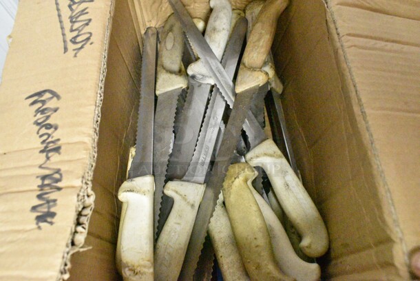 32 SHARPENED Stainless Steel Knives Including Serrated Bread Knives. 32 Times Your Bid!  - Image 2 of 6