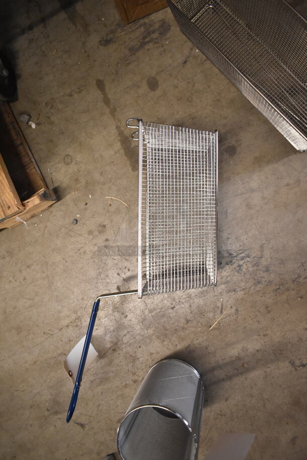 4 BRAND NEW SCRATCH AND DENT! Various Metal Fry Baskets Including Anets A4500310 13 1/4" x 8 1/2" x 5 3/4" Twin Fryer Basket with Front Hook, Anets P9800-56 17" x 5 3/4" x 6" Triple Size Fryer Basket with Front Hook, Anets P9800-53 13" x 4 1/4" x 5 1/2" Triple Size Fryer Basket with Front Hook, 119P980092 Anets P9800-92 5 3/4" x 9" Stainless Steel Round Pasta Basket. 4 Times Your Bid! - Image 6 of 12