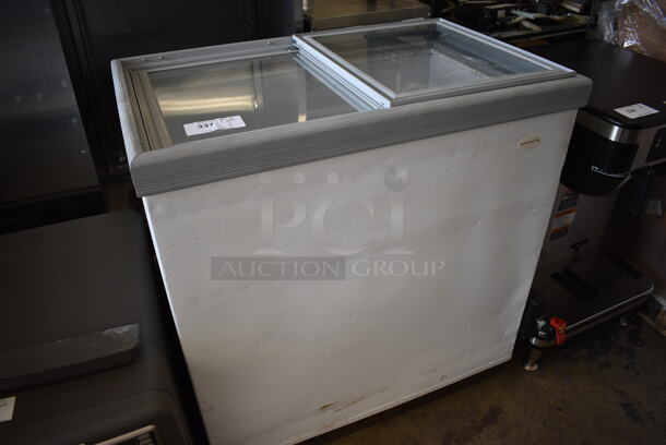 Kelvinator Metal Chest Freezer Merchandiser on Commercial Casters. 36x22x37. Tested and Does Not Power On - Image 5 of 6