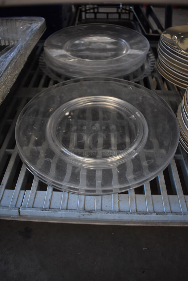 ALL ONE MONEY! Tier Lot of Various Items Including Ceramic Plates, Foil Pans and Serving Trays - Image 5 of 9