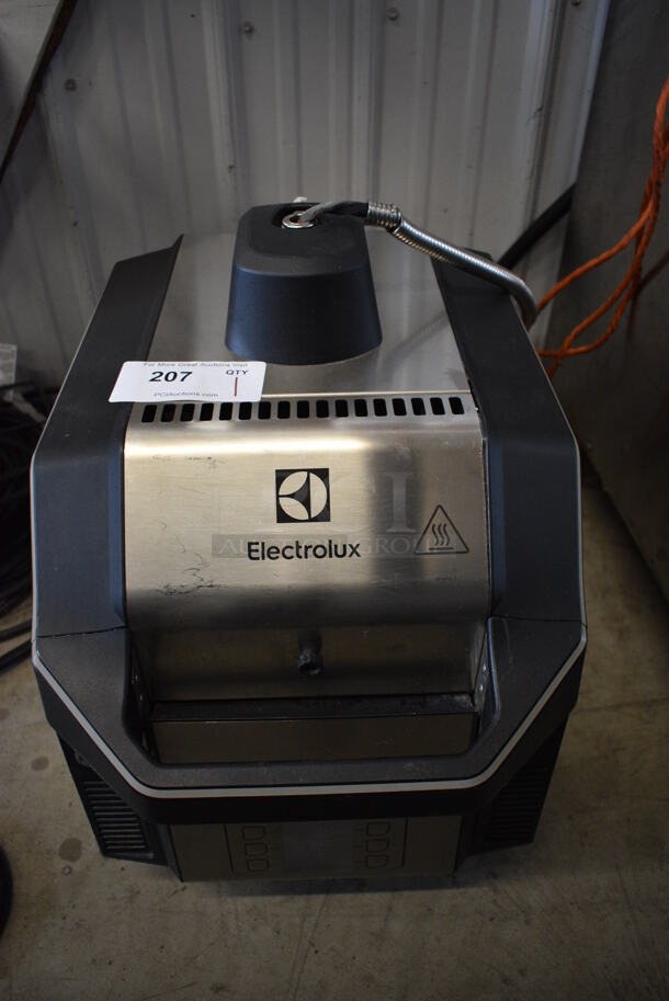 2018 Electrolux HSPP3RPRS Stainless Steel Commercial Countertop Panini Press. 208 Volts, 1 Phase. 15x27x22.5