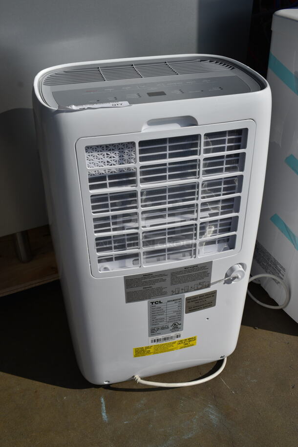 BRAND NEW SCRATCH AND DENT! TCL DEA70EP 70 Pint Dehumidifier. 115 Volts, 1 Phase. Tested and Working!  - Image 6 of 7