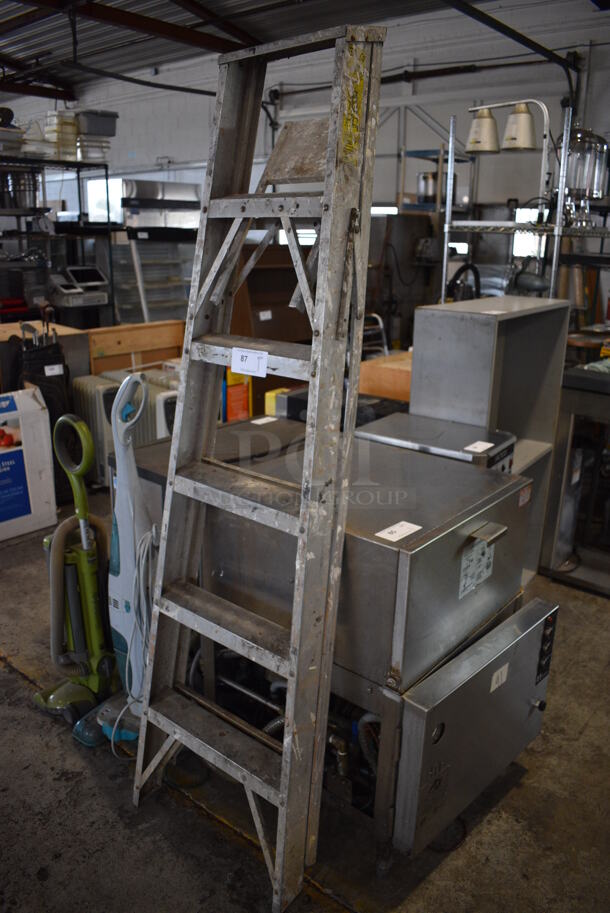 Metal 6' A Frame Ladder.  - Image 1 of 4