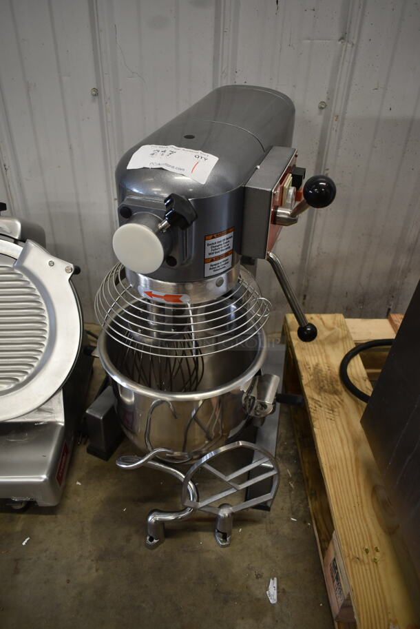 BRAND NEW SCRATCH AND DENT! Avantco MX10H Metal Commercial Countertop 10 Quart Planetary Dough Mixer w/ Stainless Steel Mixing Bowl, Bowl Guard, Dough Hook, Paddle and Whisk Attachments. 120 Volts, 1 Phase. Tested and Working! - Image 2 of 10