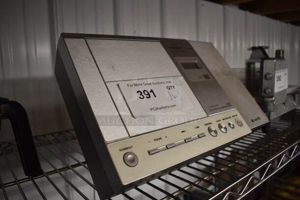 Panasonic SA-EN25 CD Player w/ Speaker. 9.5x7x8, 3.5x7x8 - Image 2 of 3