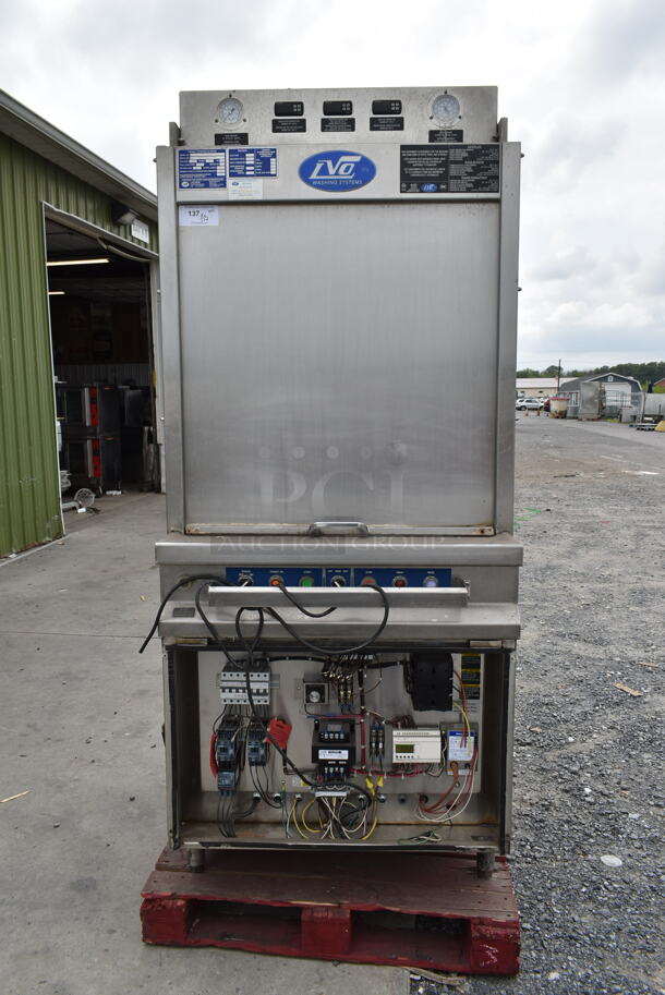 LVO FL14G Stainless Steel Commercial Floor Style Natural Gas Powered Pot and Pan Washer. 48,000 BTU. 460 Volts, 3 Phase.  - Image 1 of 11