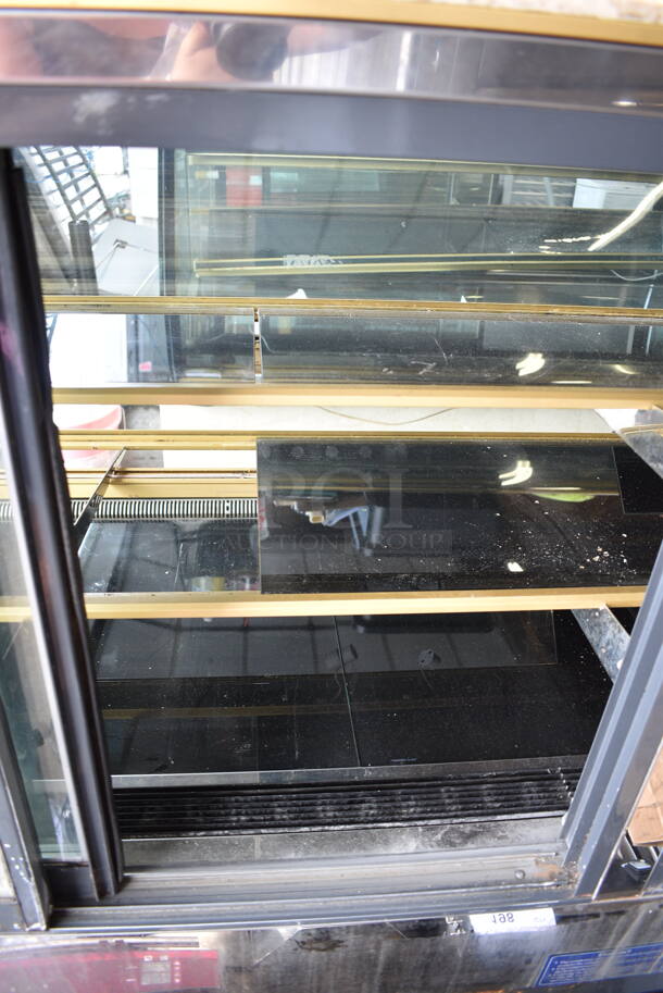 Kinco SRM38 Metal Commercial Floor Style Deli Display Case Merchandiser. See Pictures for Glass Damage. 220 Volts, 1 Phase. - Image 7 of 10