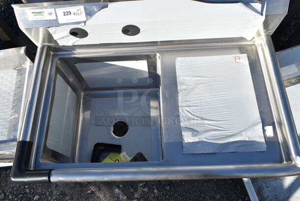 BRAND NEW SCRATCH AND DENT! Regency 600S1181818R 38 1/2" 16-Gauge Stainless Steel One Compartment Commercial Sink with 1 Drainboard - 18" x 18" x 14" Bowl. No Legs.  - Image 4 of 5