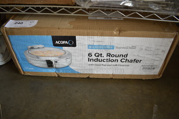 BRAND NEW SCRATCH AND DENT! Acopa 407SINR6QT Manchester 6 Qt. Round Stainless Steel Induction Chafer with Glass Top and Soft Close Lid - Image 2 of 3