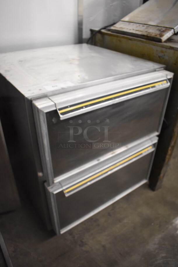 Silver King SKF27D Stainless Steel Commercial 2 Drawer Undercounter Freezer on Commercial Casters. 115 Volts, 1 Phase. 27x31x32. Tested and Working! - Image 2 of 6