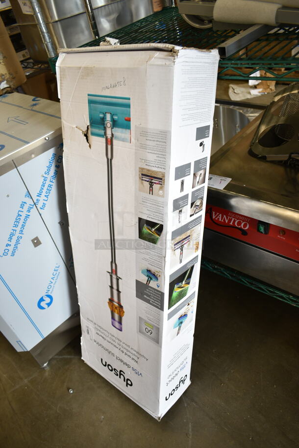 BRAND NEW SCRATCH AND DENT! Dyson V15s Detect 448701-01 Cordless Stick Vacuum with Battery, Charger, and Tool Kit - Image 2 of 3