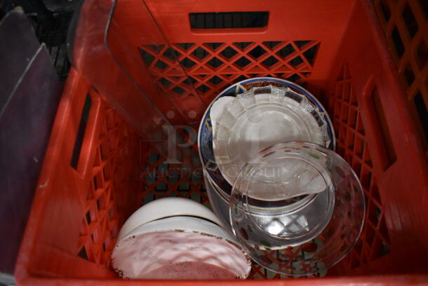 ALL ONE MONEY! Tier Lot of Various Items Including Glasses, Dish Caddies and Plates  - Image 3 of 10