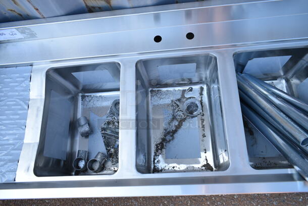 BRAND NEW SCRATCH AND DENT! Regency 600B32160213 Stainless Steel 3 Bowl Underbar Sink with Two Drainboards. No Legs. Bays 10x14x9.5. Drain Board 11.5x15 - Image 4 of 8