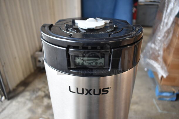 BRAND NEW SCRATCH AND DENT! Fetco L4D-15 Luxus 1.5 Gallon Stainless Steel Coffee Server with Stand - Image 8 of 12