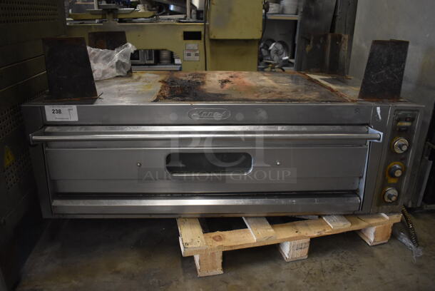 Leego RM-4109EWS Stainless Steel Commercial Single Deck Pizza Oven. Comes w/ 4 Metal Legs! 220 Volts.  52x39x25