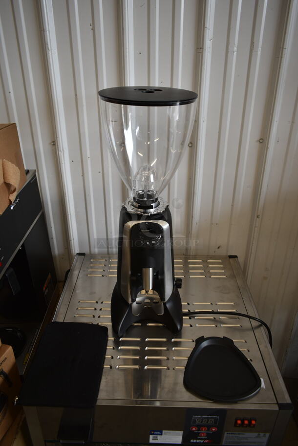 BRAND NEW SCRATCH AND DENT! Cecilware HC-600 Venezia II Metal Commercial Countertop Espresso Grinder. 110 Volts, 1 Phase. Tested and Working! - Image 2 of 7