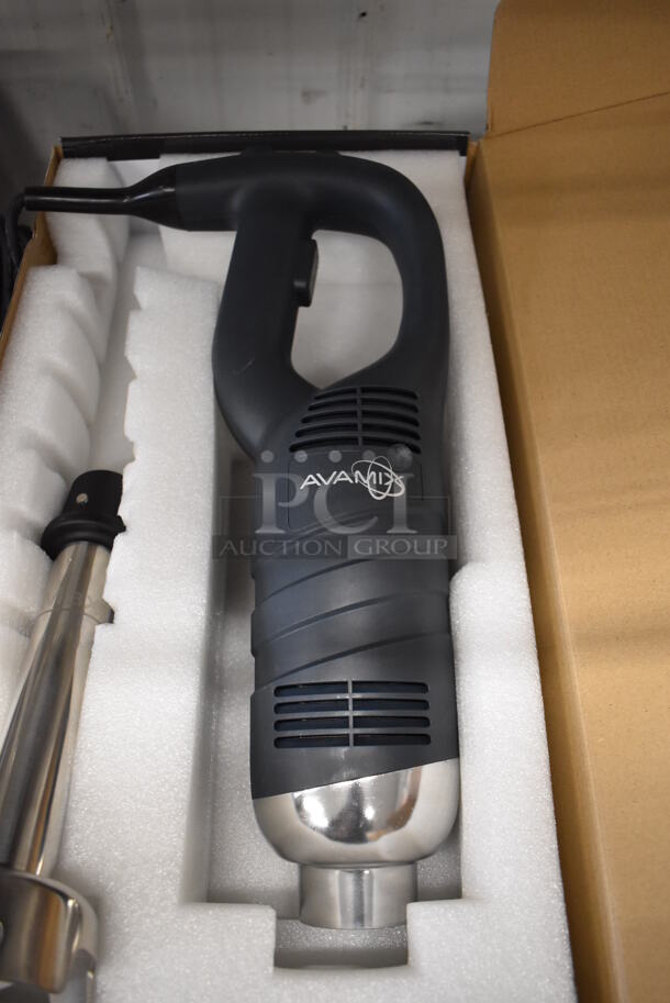 BRAND NEW SCRATCH AND DENT! AvaMix 928IBMD10 Stainless Steel Commercial 10" Shaft Immersion Blender. 120 Volts, 1 Phase. Tested and Working!
 - Image 4 of 9