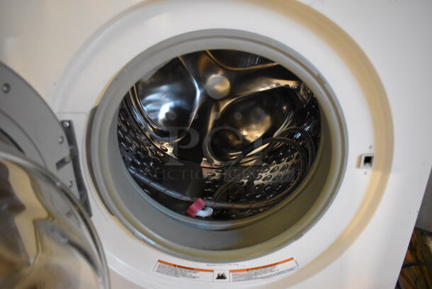 Bosch WNM55 Metal Front Load Washer. 220-240 Volts. 23.5x25x34 - Image 6 of 8