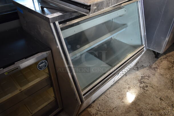 Leader CDL48 S/C Metal Commercial Floor Style Deli Display Case Merchandiser. 115 Volts, 1 Phase. Tested and Powers On But Does Not Get Cold
 - Image 3 of 6