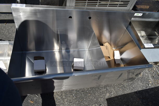 BRAND NEW SCRATCH AND DENT! Stainless Steel Commercial 3 Bay Sink. No Legs.