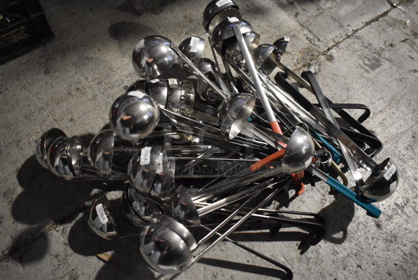 ALL ONE MONEY! Crate of Various BRAND NEW Items Including Ladles - Image 1 of 6