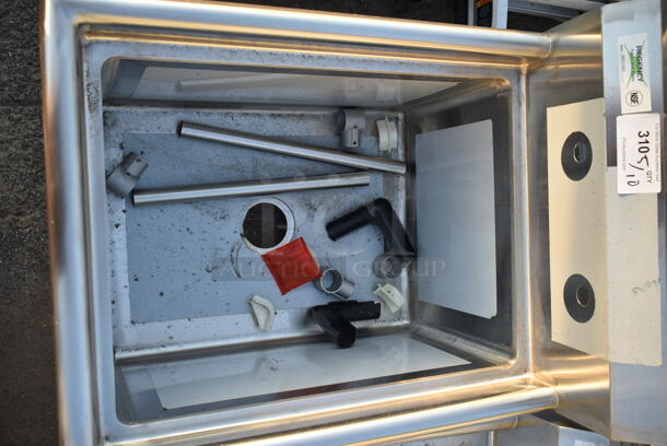 BRAND NEW SCRATCH AND DENT! Regency 600S11824 23" 16 Gauge Stainless Steel One Compartment Commercial Sink with Stainless Steel Legs and Cross Bracing - 18" x 24" x 14" Bowl - Image 4 of 7