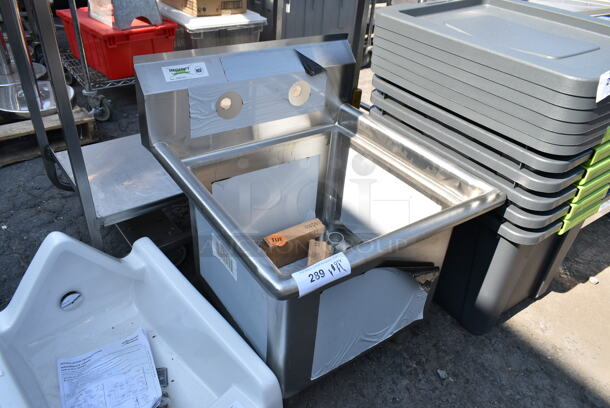 BRAND NEW SCRATCH AND DENT! Regency 600S11818 23" 16-Gauge Stainless Steel One Compartment Commercial Sink with Stainless Steel Legs, without Drainboard - 18" x 18" x 14" Bowl - Image 3 of 6