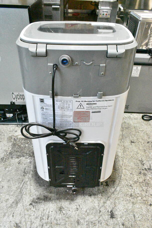BRAND NEW SCRATCH AND DENT! RCA RPW116 1.0 Cu. ft. Top Load Compact Washing Machine, RPW116, Gray 115 Volts, 1 Phase. Tested and Working! - Image 6 of 7