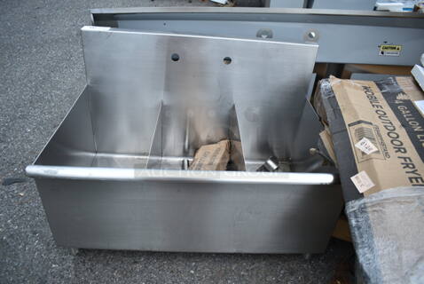 BRAND NEW SCRATCH AND DENT! Stainless Steel Commercial 3 Bay Sink. Bays 12x20x14