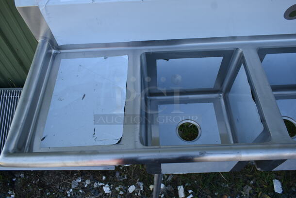 BRAND NEW SCRATCH AND DENT! Regency 600S3151515L Stainless Steel Commercial 3 Bay Sink w/ Left Side Drain Board. Bays 15x15. Drain Board 13.5x17 - Image 3 of 5