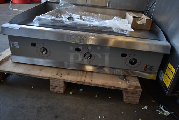 BRAND NEW SCRATCH AND DENT! Cooking Performance Group CPG 351GTCPG36NL Stainless Steel Commercial 36" Gas Countertop Griddle with Flame Failure Protection and Thermostatic Controls. 90,000 BTU - Image 4 of 6