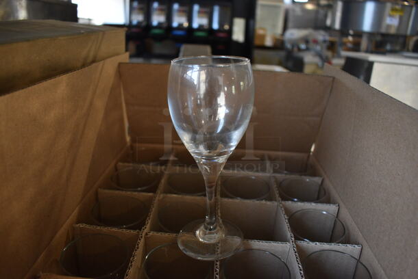 24 BRAND NEW IN BOX! Libbey Teardrop White Wine Glasses. 3x3x7. 24 Times Your Bid!