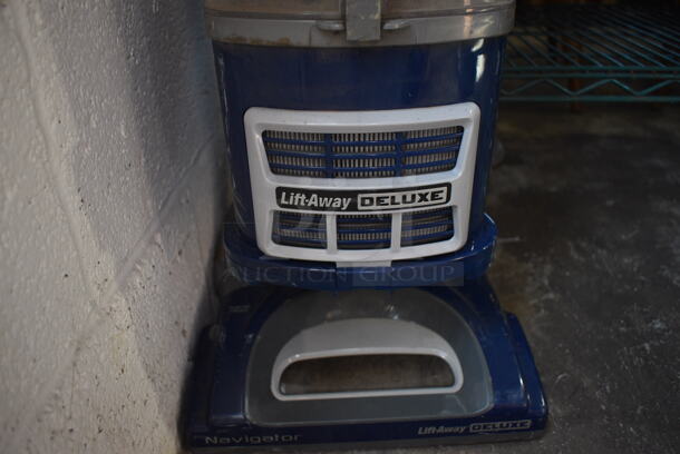 Shark Lift Away Deluxe Navigator Vacuum Cleaner. 12x10x47. Tested and Working! - Image 5 of 6