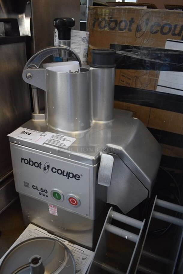 BRAND NEW IN BOX! Robot Coupe Model CL50 U Series E Metal Commercial Countertop Continuous Feed Food Processor w/ 2 Gray Poly Blade Holders, 28058 Grater Blade and 28064W Slicing Blade. 120 Volts, 1 Phase. 14x12x24. Tested and Working! - Image 3 of 11