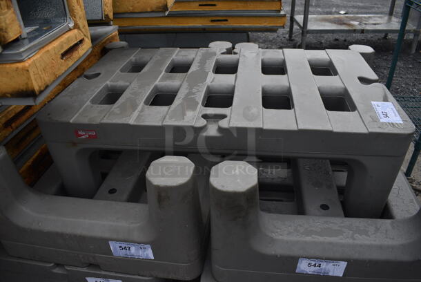 Metro Gray Poly Dunnage Rack. Stock Picture - Cosmetic Condition May Vary. 36x22x12 - Image 3 of 3