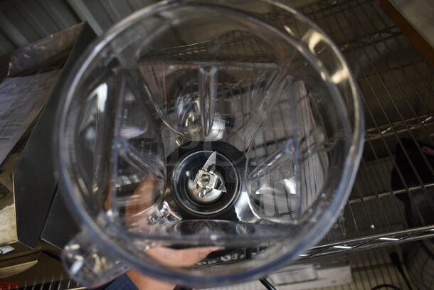 BRAND NEW SCRATCH AND DENT! 2023 Warring BB155 Metal Commercial Countertop 3/4 HP Drink Blender w/ Pitcher. 120 Volts, 1 Phase. Tested and Working! - Image 6 of 7