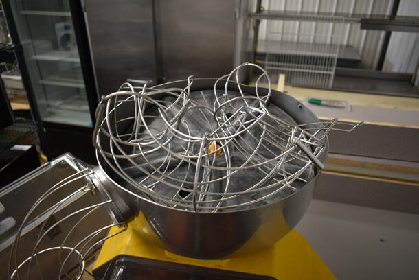 2017 Zumex Speed Pro Tank Podium Stainless Steel Commercial Floor Style Citrus Juicer on Commercial Casters. 115 Volts, 1 Phase. Tested and Working! - Image 6 of 10