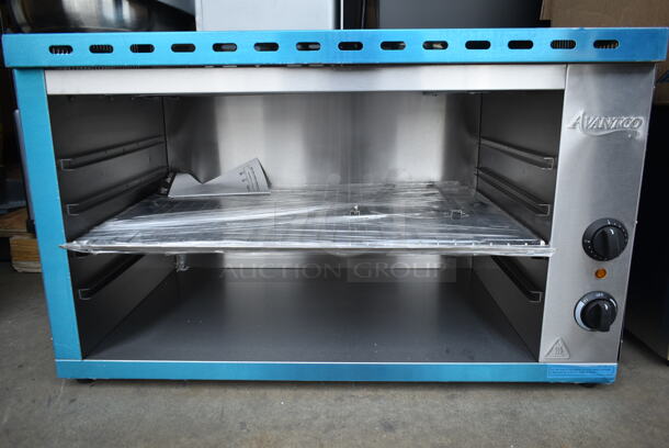LIKE NEW! Avantco CHSME32M 32" Stainless Steel Commercial Electric Powered Countertop Cheese Melter. 208/240 Volts. Unit Has Only Been Used a Few Times! Tested and Working! - Image 2 of 4