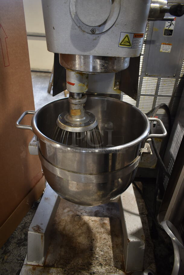 Omcan SP300A Metal Commercial Floor Style 30 Quart Planetary Dough Mixer w/ Stainless Steel Mixing Bowl, Bowl Guard, Whisk and Dough Hook Attachments. 110 Volts, 1 Phase. Tested and Working! - Image 4 of 8