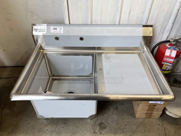 BRAND NEW SCRATCH AND DENT! Steelton Stainless Steel Single Compartment Commercial Vegetable Sink. 39x24x23. Bay 18x18x12. Drain Board 20x16x1