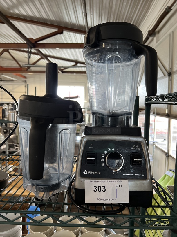 2019 Vita Mix Model VM0158A Metal Commercial Countertop Blender w/ 2 Pitchers. 120 Volts, 1 Phase. 8x9x18. Tested and Working!