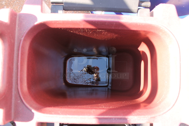 Cambro UC500 Brown/Maroon Poly Insulated Drink Carrying Case.  - Image 4 of 5