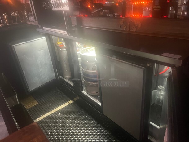 Working! True TBB-4 Three Door 90 inch Beer Kegerator NSF 115 Volt NSF Tested and Working! - Image 7 of 9