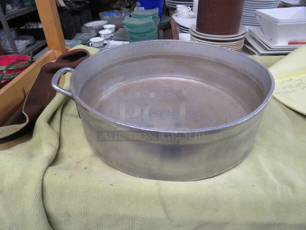 One Commercial Aluminum Braizing Pot.  18.5X6